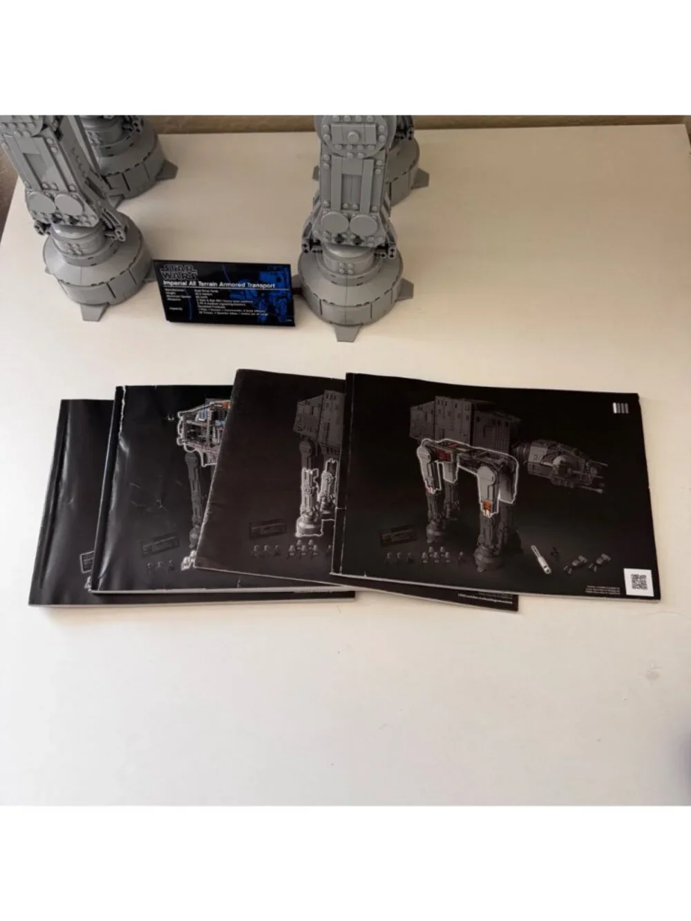 LEGO Star Wars UCS AT-AT 75313 99% Complete With Instructions & 7 Minifigures